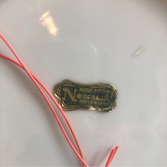 Vintage Norcrest Japan Friendship Plate Floral , with gold trim. - Picture 4 of 6